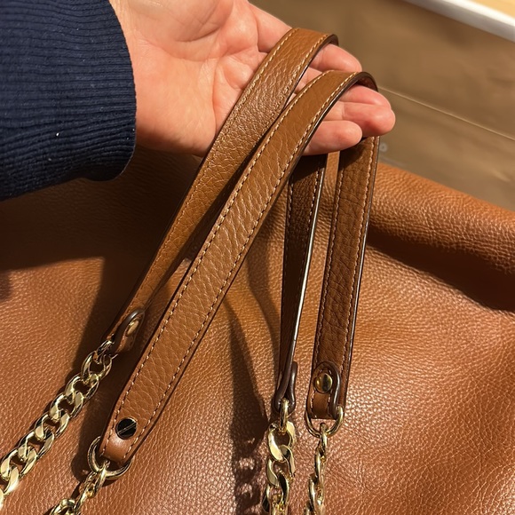 Michael kors large tote. - Picture 4 of 4